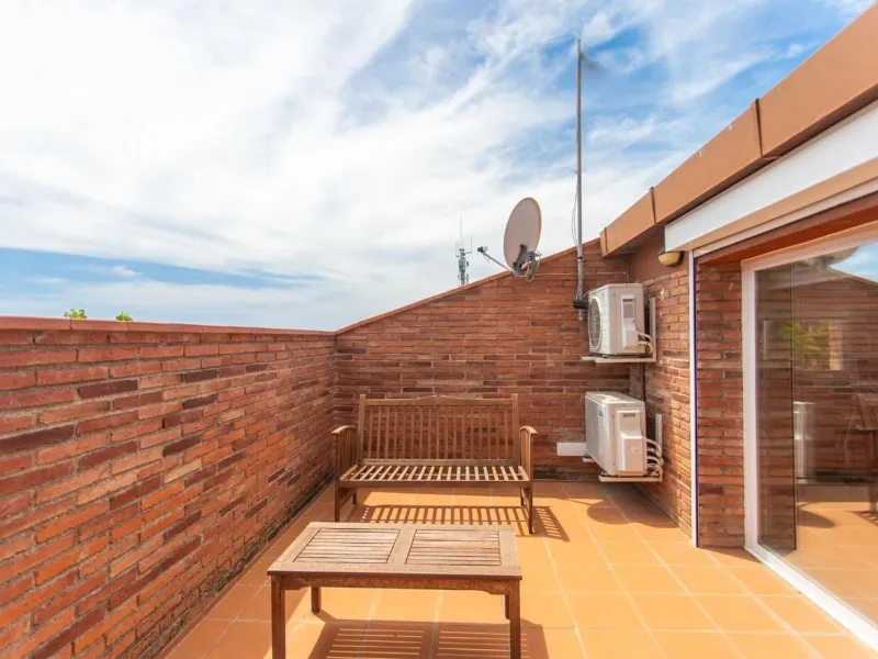 Contemporary Villa with Pool and Sea Views in El Masnou, Barcelona