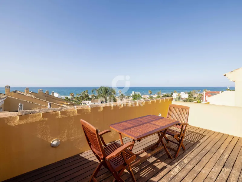 Duplex penthouse in Marbella Este - Málaga