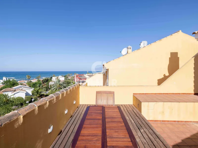 Duplex penthouse in Marbella Este - Málaga
