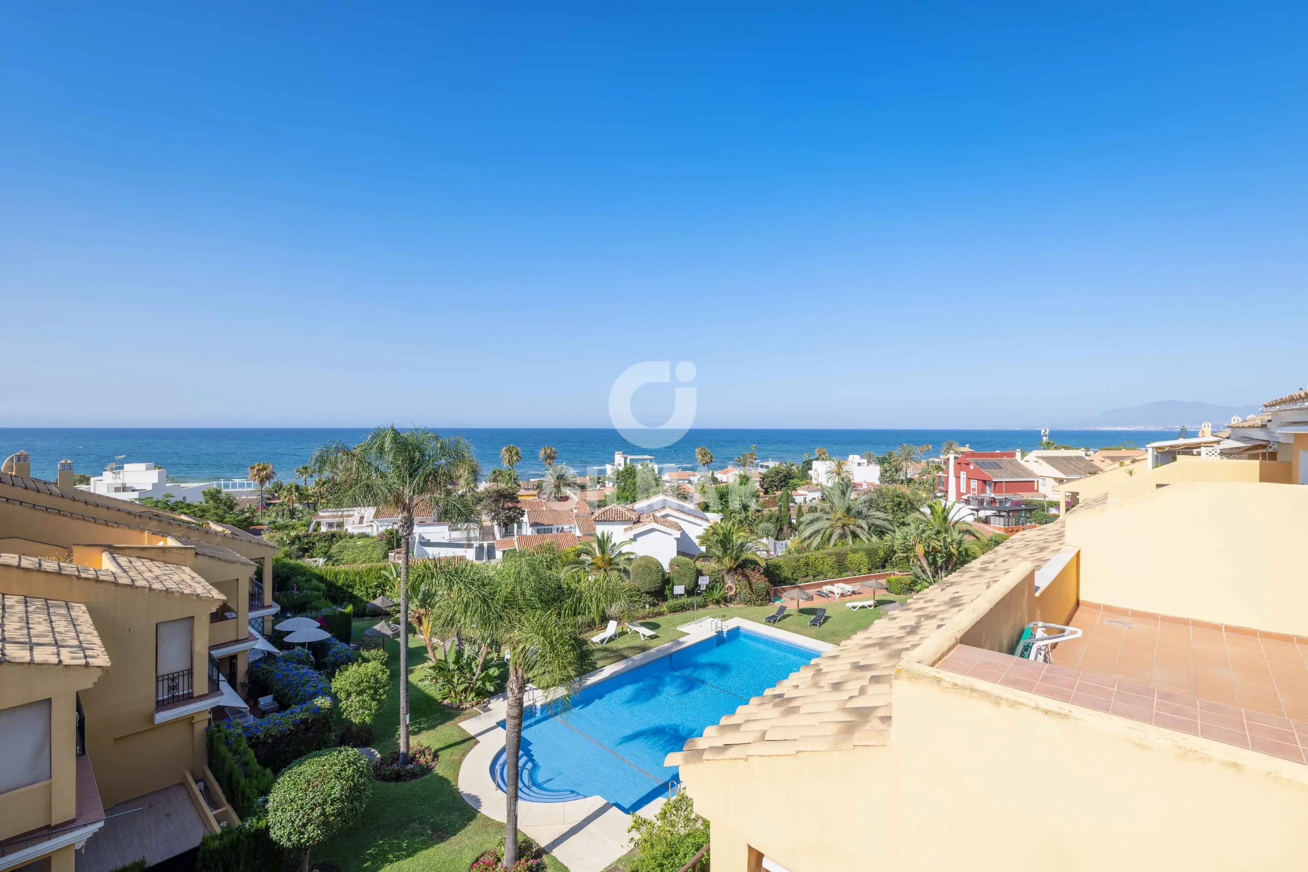 Duplex penthouse in Marbella Este - Málaga