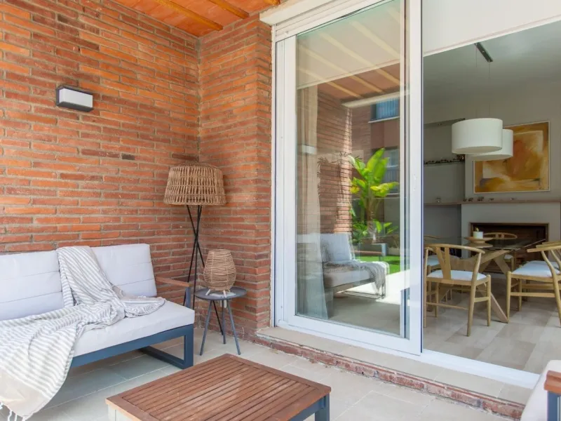 Contemporary Villa with Pool and Sea Views in El Masnou, Barcelona