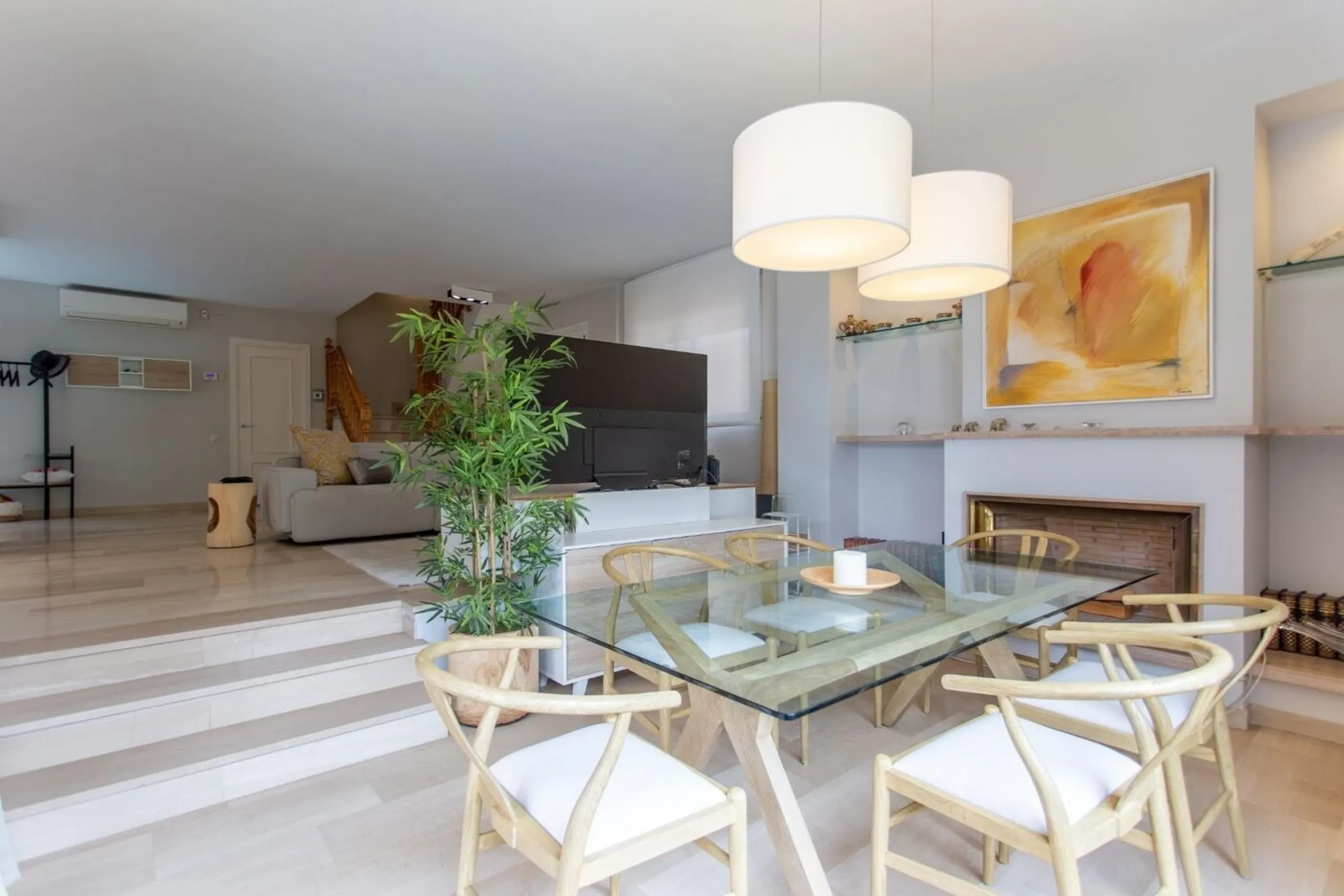 Contemporary Villa with Pool and Sea Views in El Masnou, Barcelona