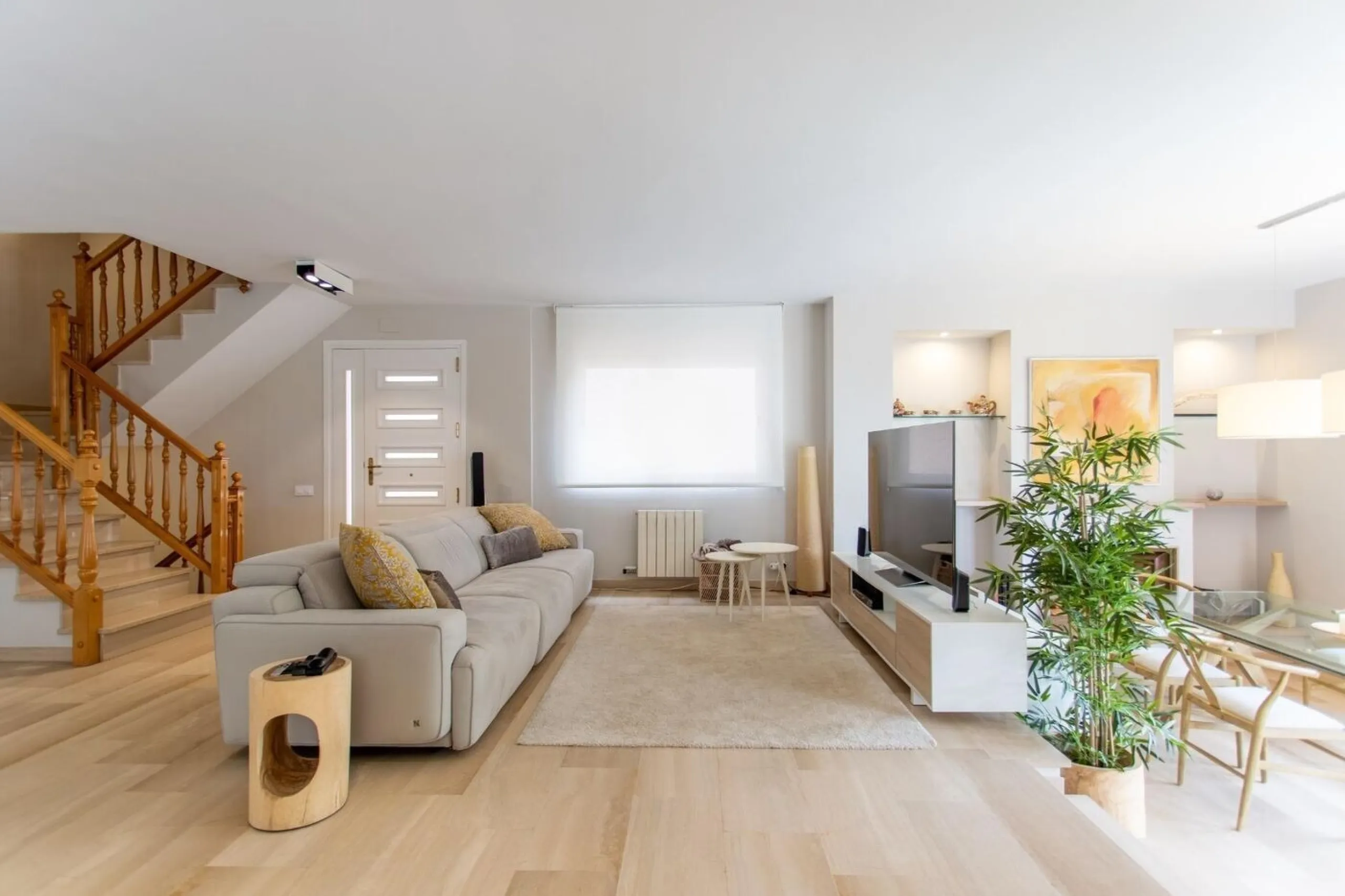 Contemporary Villa with Pool and Sea Views in El Masnou, Barcelona