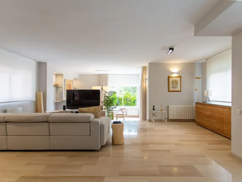 Contemporary Villa with Pool and Sea Views in El Masnou, Barcelona