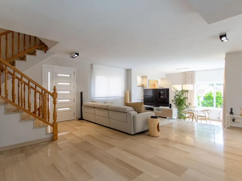 Contemporary Villa with Pool and Sea Views in El Masnou, Barcelona