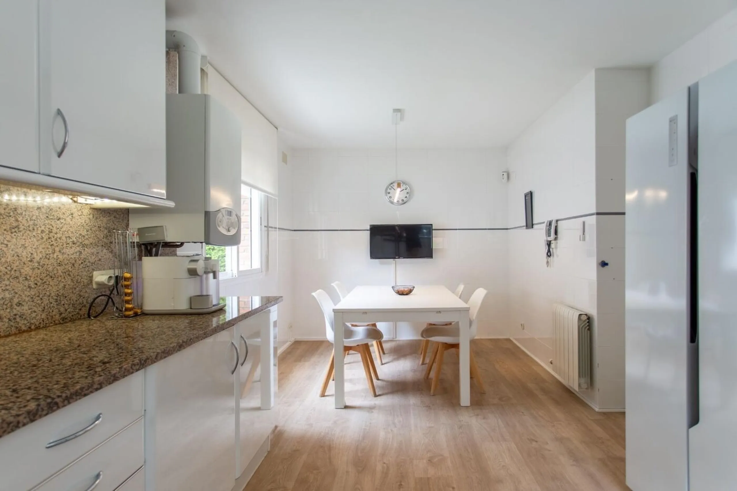 Contemporary Villa with Pool and Sea Views in El Masnou, Barcelona
