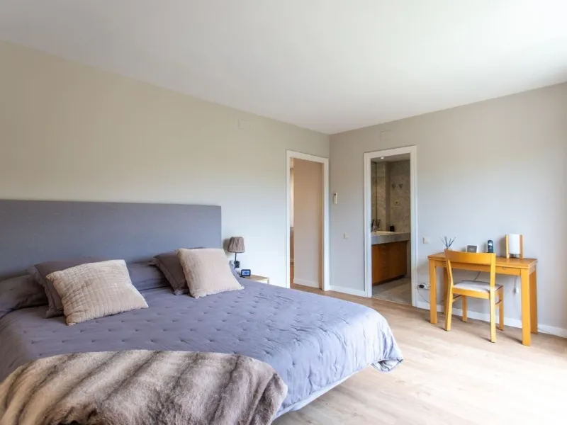Contemporary Villa with Pool and Sea Views in El Masnou, Barcelona