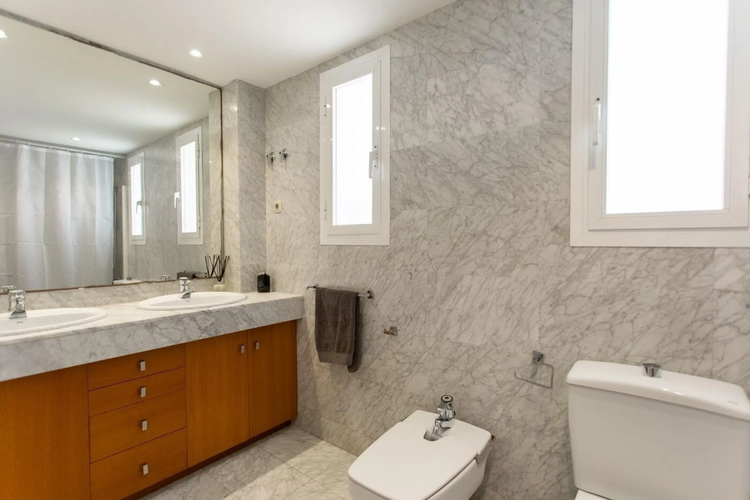 Contemporary Villa with Pool and Sea Views in El Masnou, Barcelona