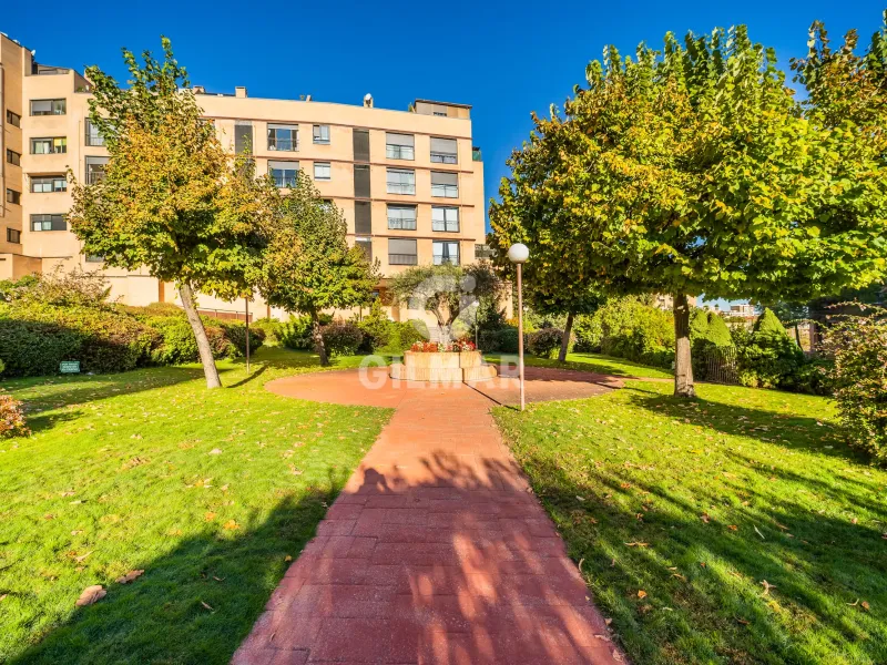 Apartment in Conde Orgaz - Madrid