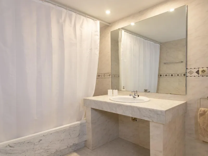 Contemporary Villa with Pool and Sea Views in El Masnou, Barcelona