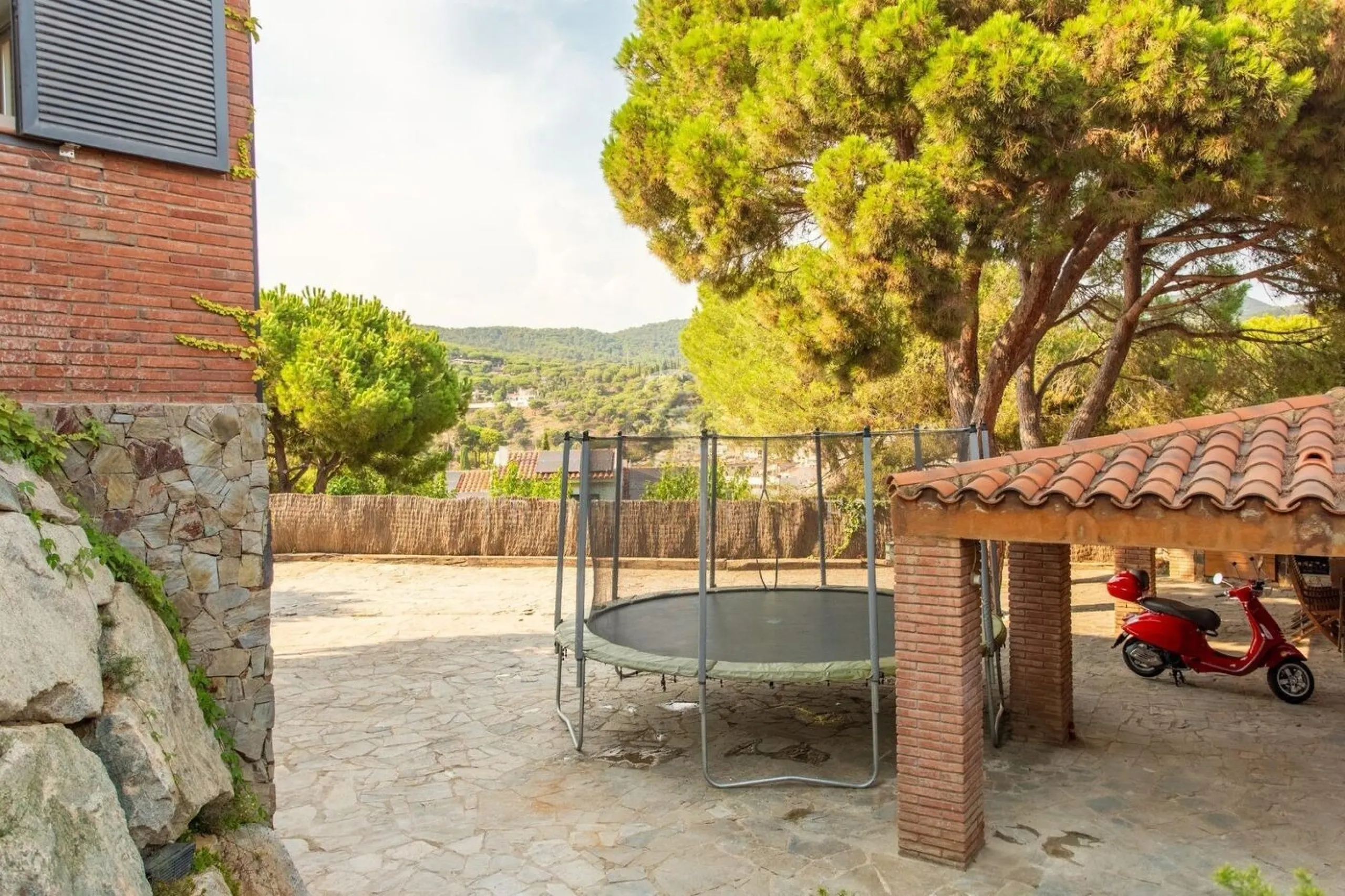 Villa independiente con vistas al mar, jardín y piscina en Sant Andreu de Llavaneres, Barcelona