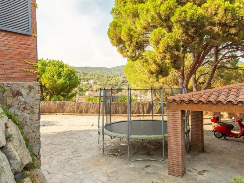 Villa independiente con vistas al mar, jardín y piscina en Sant Andreu de Llavaneres, Barcelona
