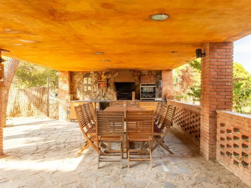 Villa independiente con vistas al mar, jardín y piscina en Sant Andreu de Llavaneres, Barcelona