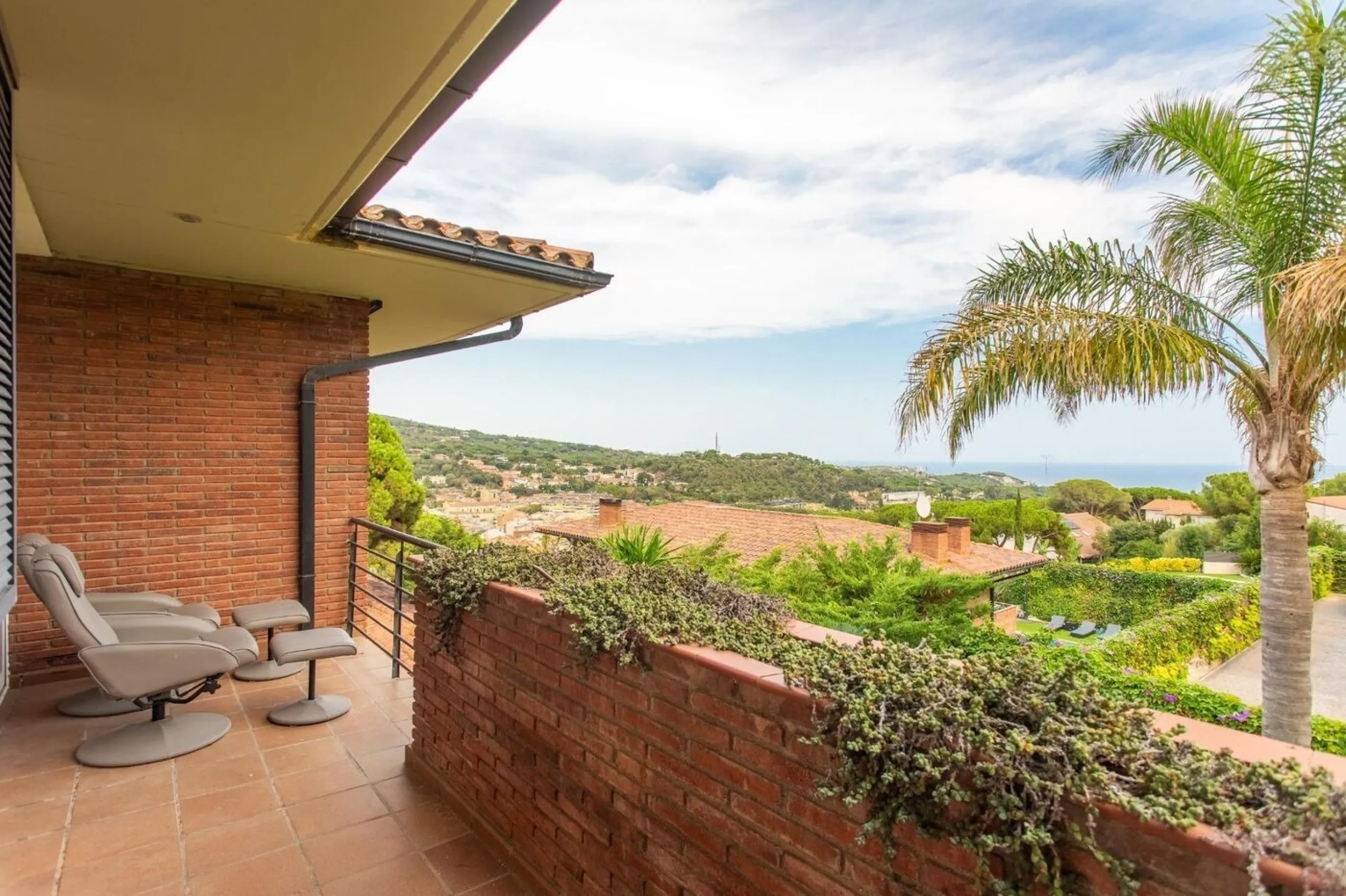 Villa independiente con vistas al mar, jardín y piscina en Sant Andreu de Llavaneres, Barcelona