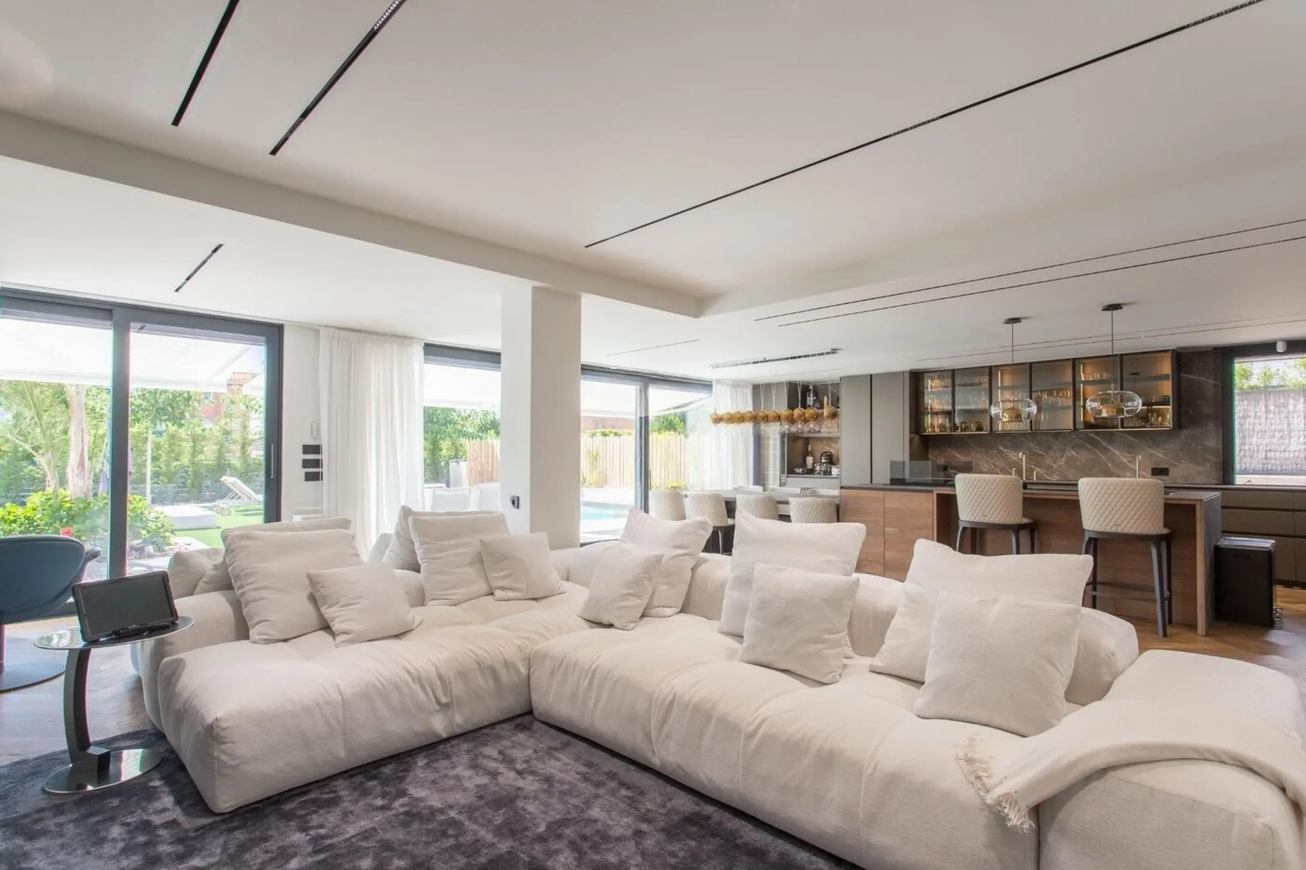 Contemporary Design Villa with Private Pool and High-End Finishes in Sant Andreu de Llavaneres, Barcelona