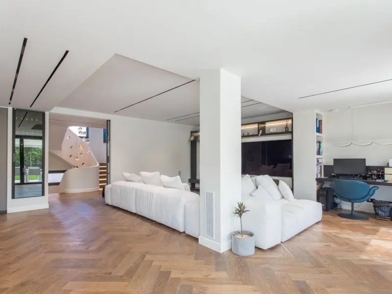 Contemporary Design Villa with Private Pool and High-End Finishes in Sant Andreu de Llavaneres, Barcelona