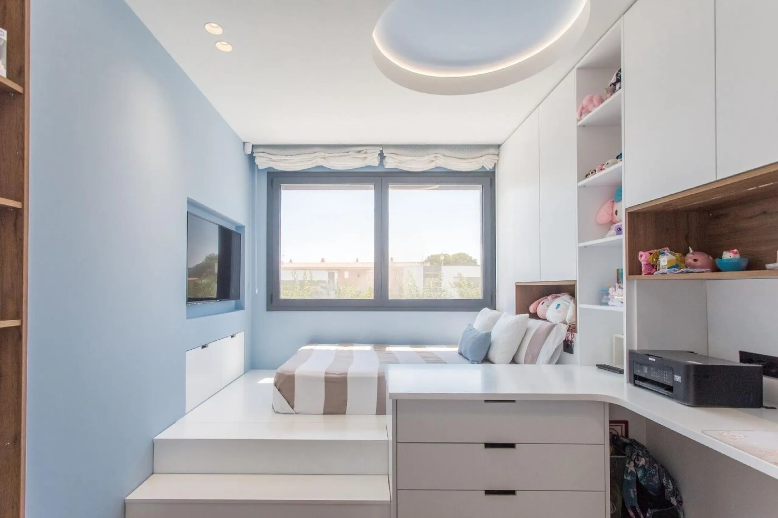 Contemporary Design Villa with Private Pool and High-End Finishes in Sant Andreu de Llavaneres, Barcelona