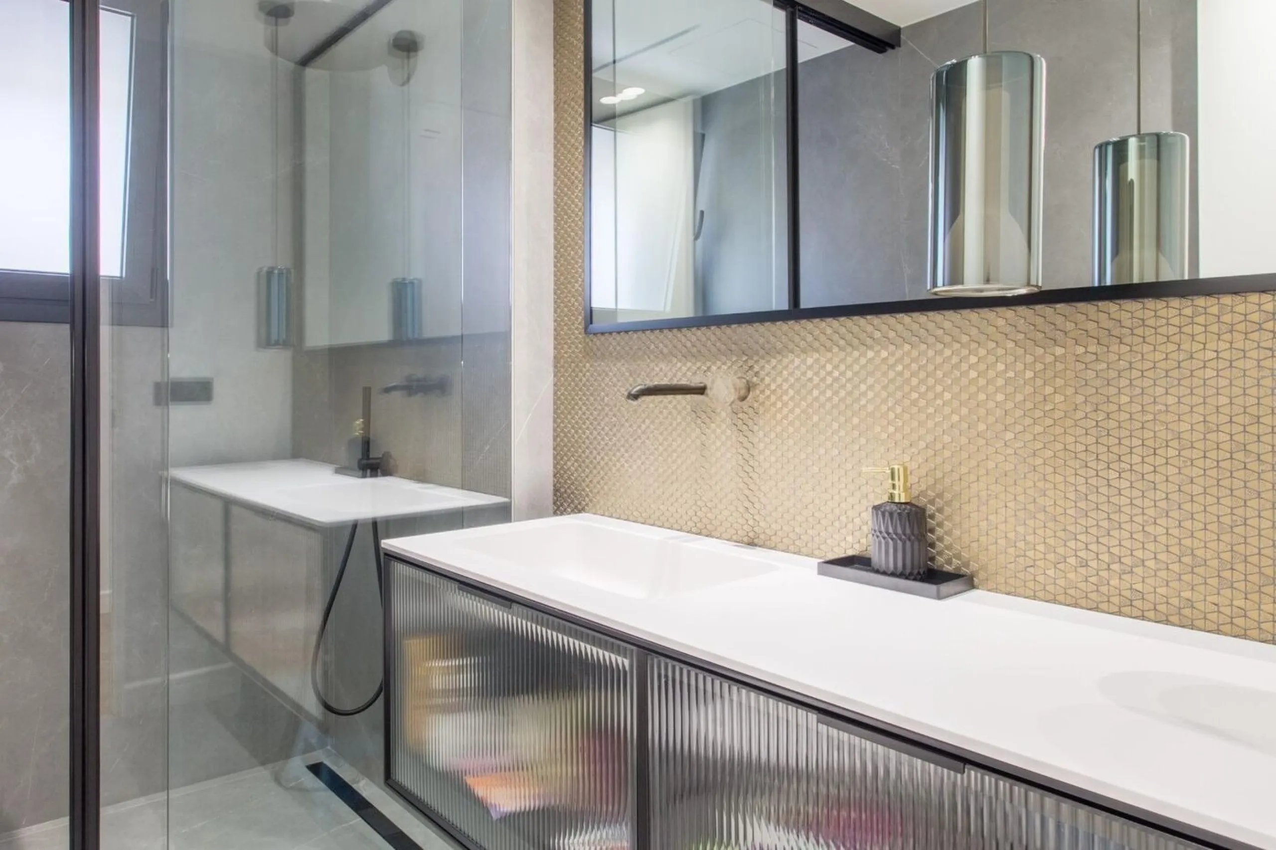 Contemporary Design Villa with Private Pool and High-End Finishes in Sant Andreu de Llavaneres, Barcelona