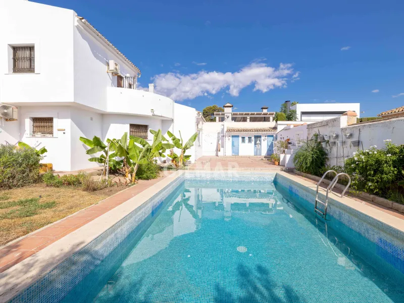 Villa in Estepona Oeste - Málaga