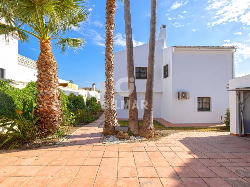 Chalet Independiente en Estepona Oeste - Málaga