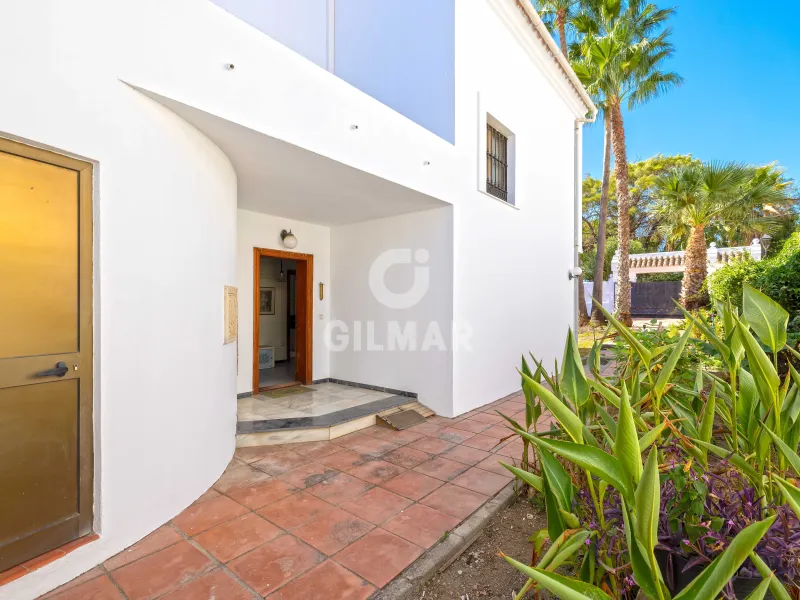 Chalet Independiente en Estepona Oeste - Málaga