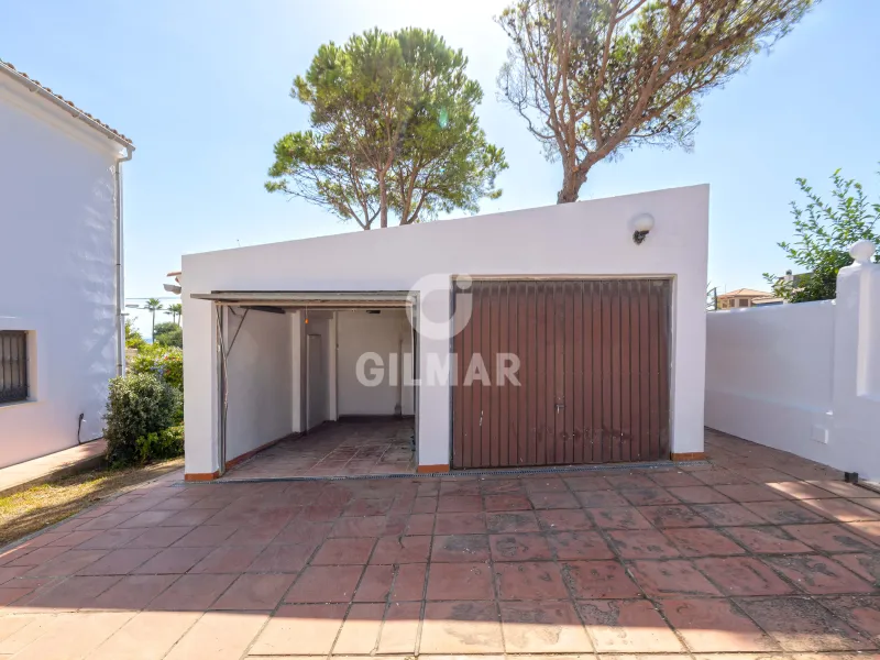 Chalet Independiente en Estepona Oeste - Málaga