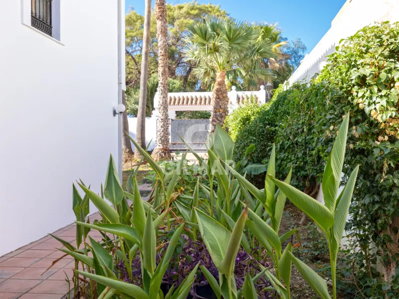 Chalet Independiente en Estepona Oeste - Málaga