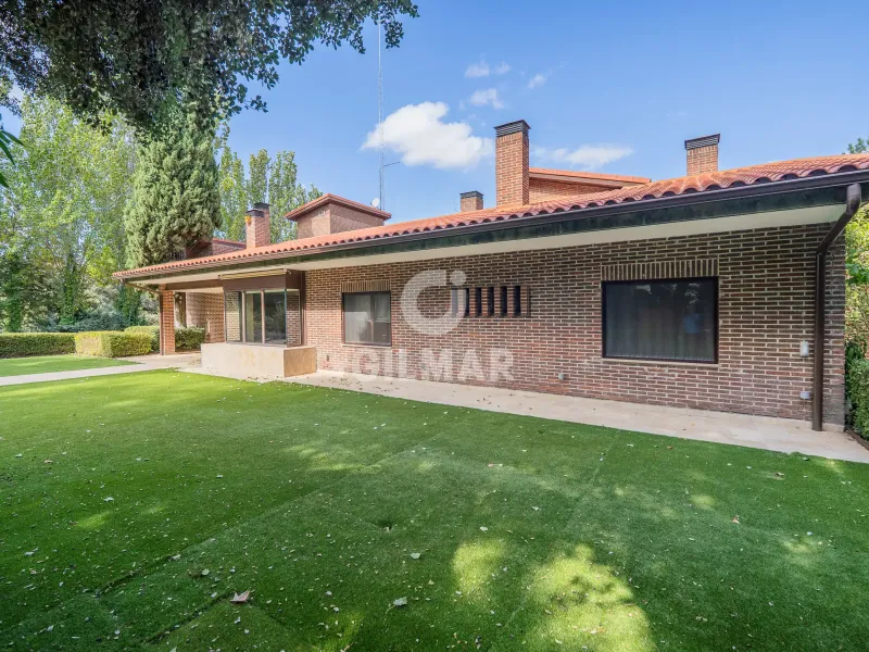 Chalet Independiente en Ciudalcampo - Madrid