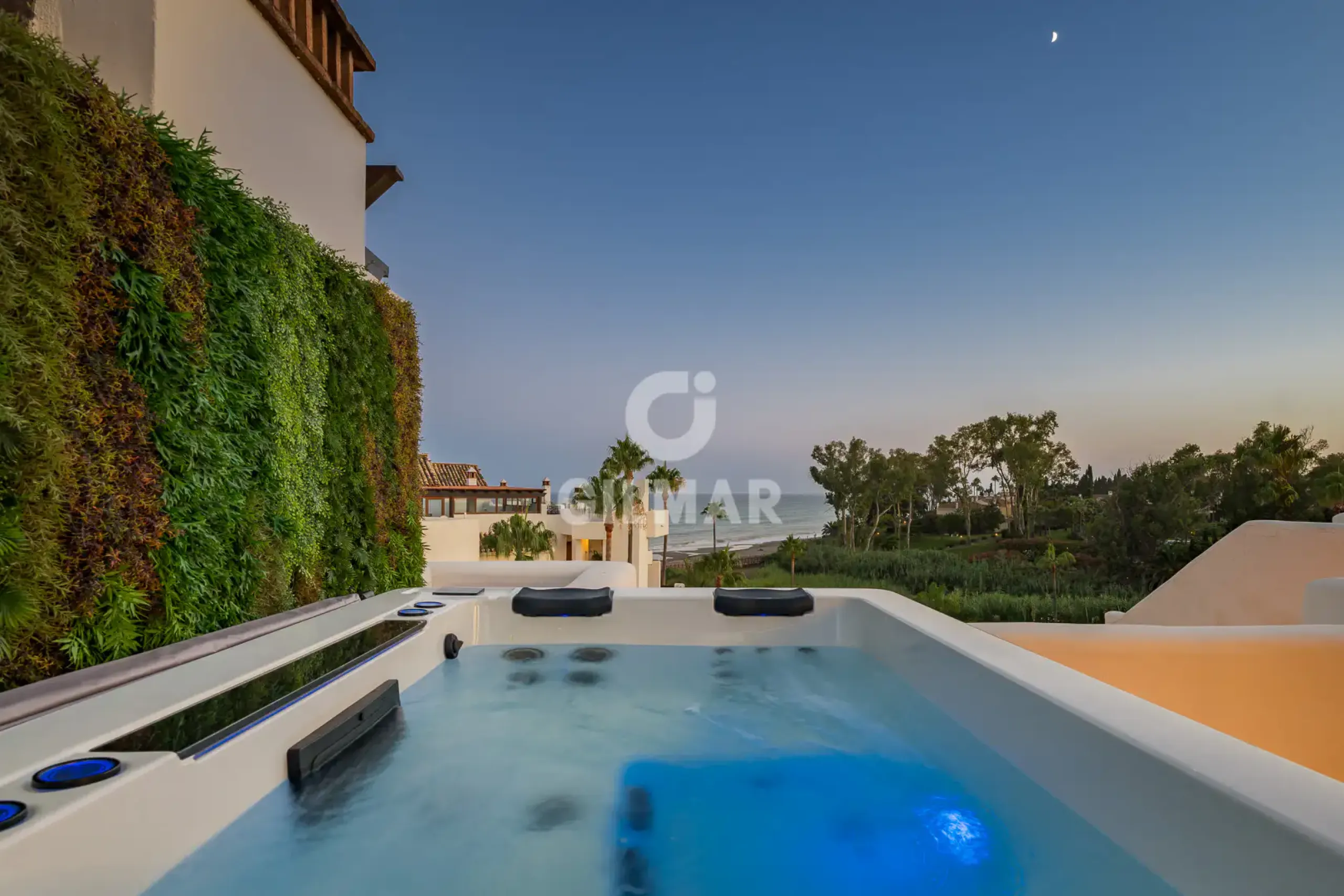 Penthouse in Estepona Este - Málaga