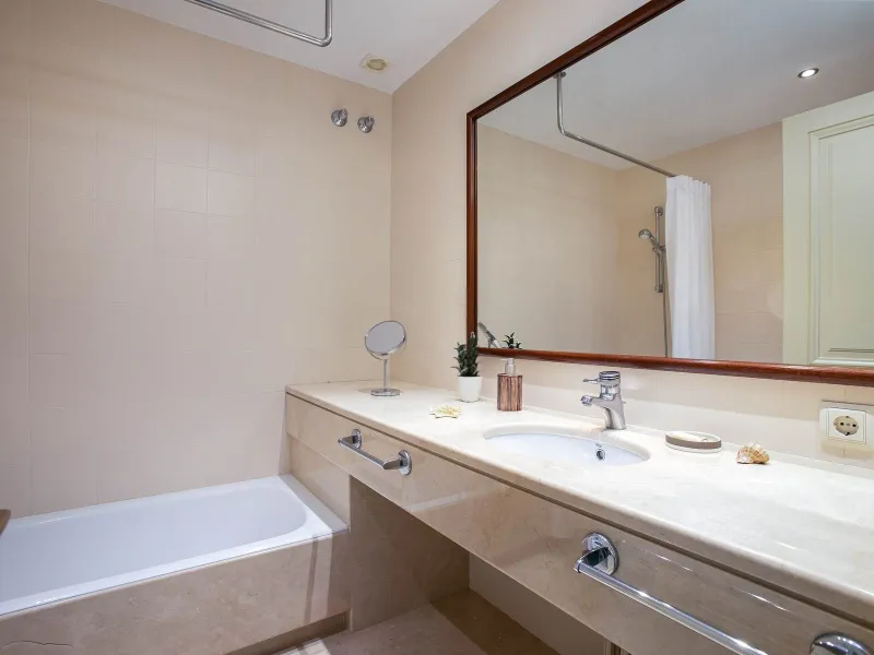 Elegant Villa with Panoramic Views, Garden and Pool in Sant Andreu de Llavaneres, Barcelona