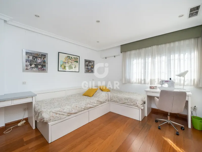 Townhouse in Conde Orgaz - Madrid