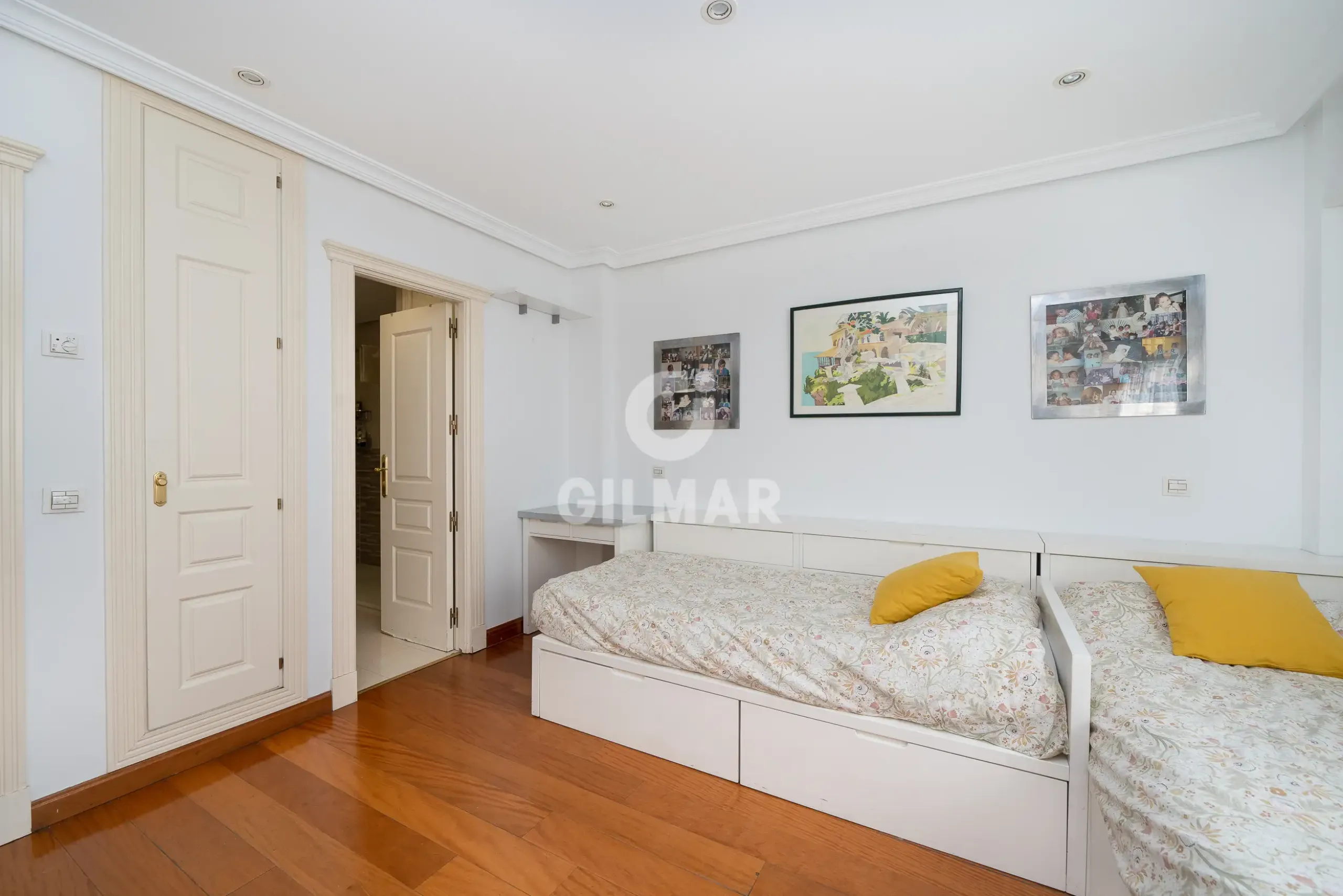 Townhouse in Conde Orgaz - Madrid