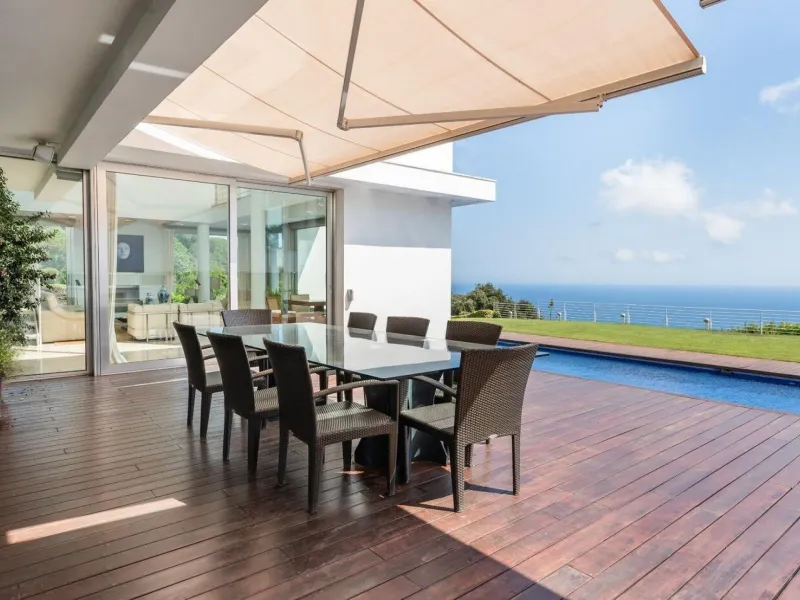 Exclusiva villa de lujo con vistas panorámicas al mar en Sant Andreu de Llavaneres, Barcelona