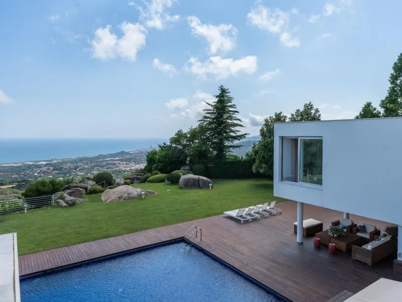 Exclusiva villa de lujo con vistas panorámicas al mar en Sant Andreu de Llavaneres, Barcelona