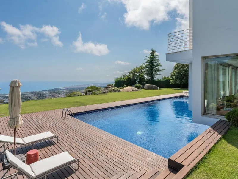 Exclusiva villa de lujo con vistas panorámicas al mar en Sant Andreu de Llavaneres, Barcelona