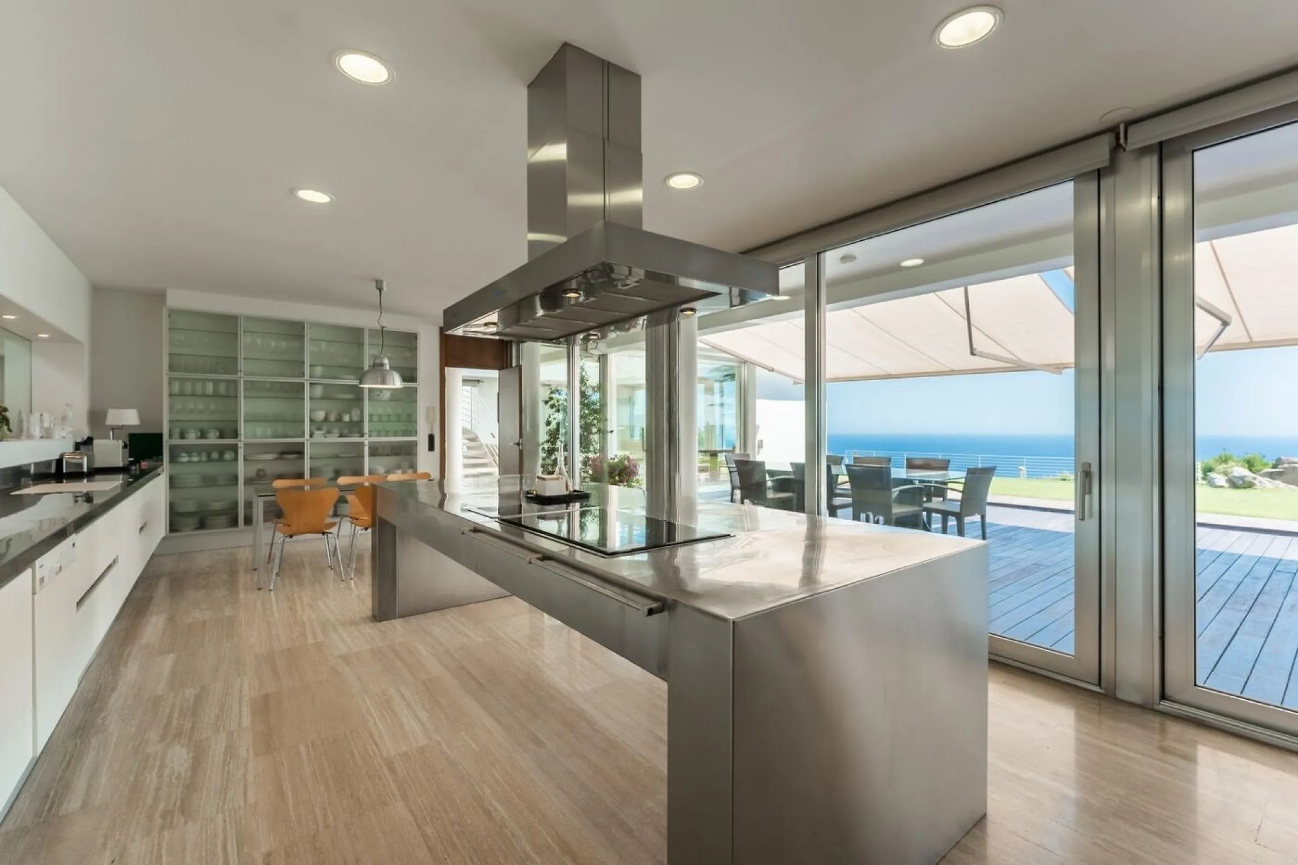 Exclusiva villa de lujo con vistas panorámicas al mar en Sant Andreu de Llavaneres, Barcelona