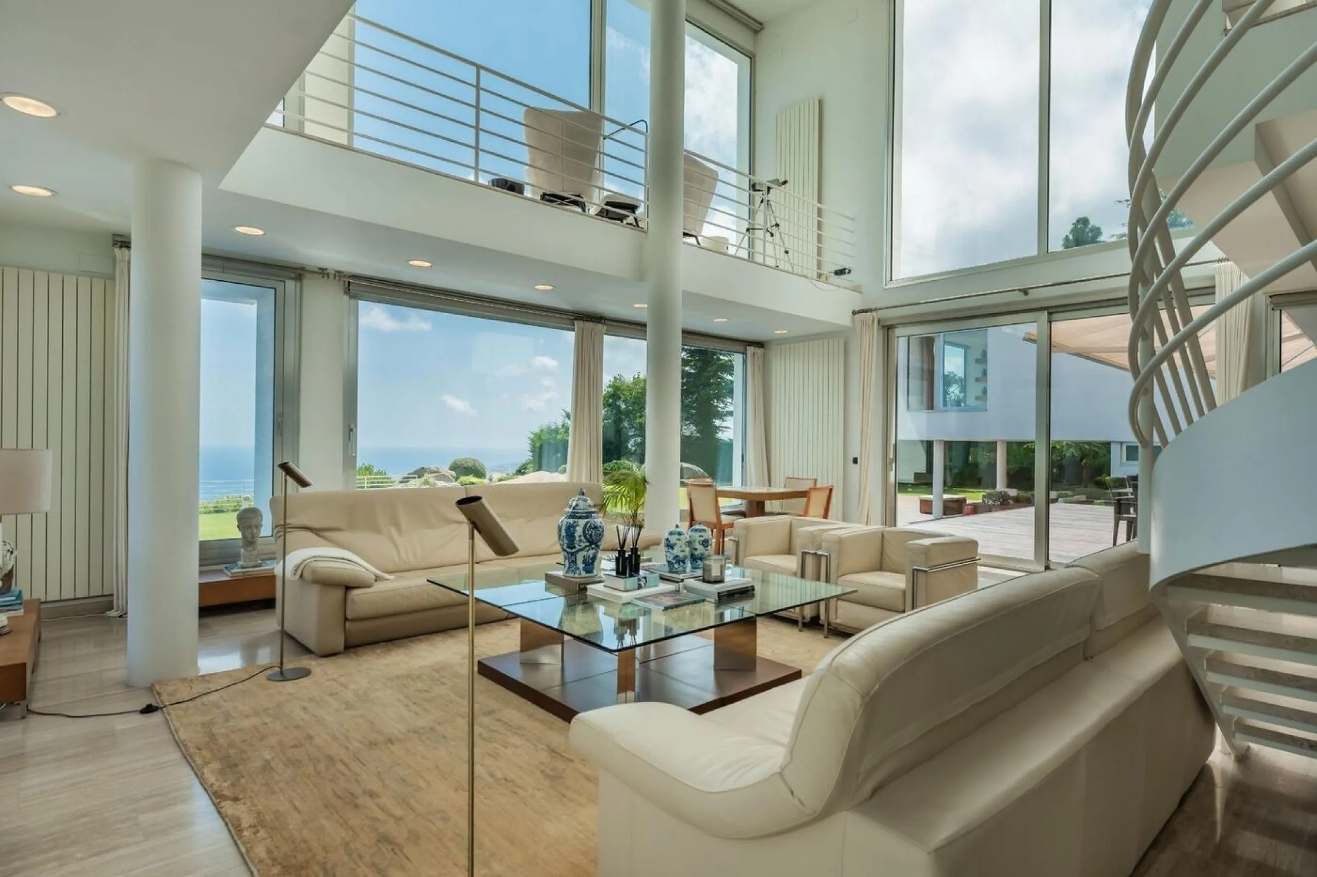 Exclusiva villa de lujo con vistas panorámicas al mar en Sant Andreu de Llavaneres, Barcelona