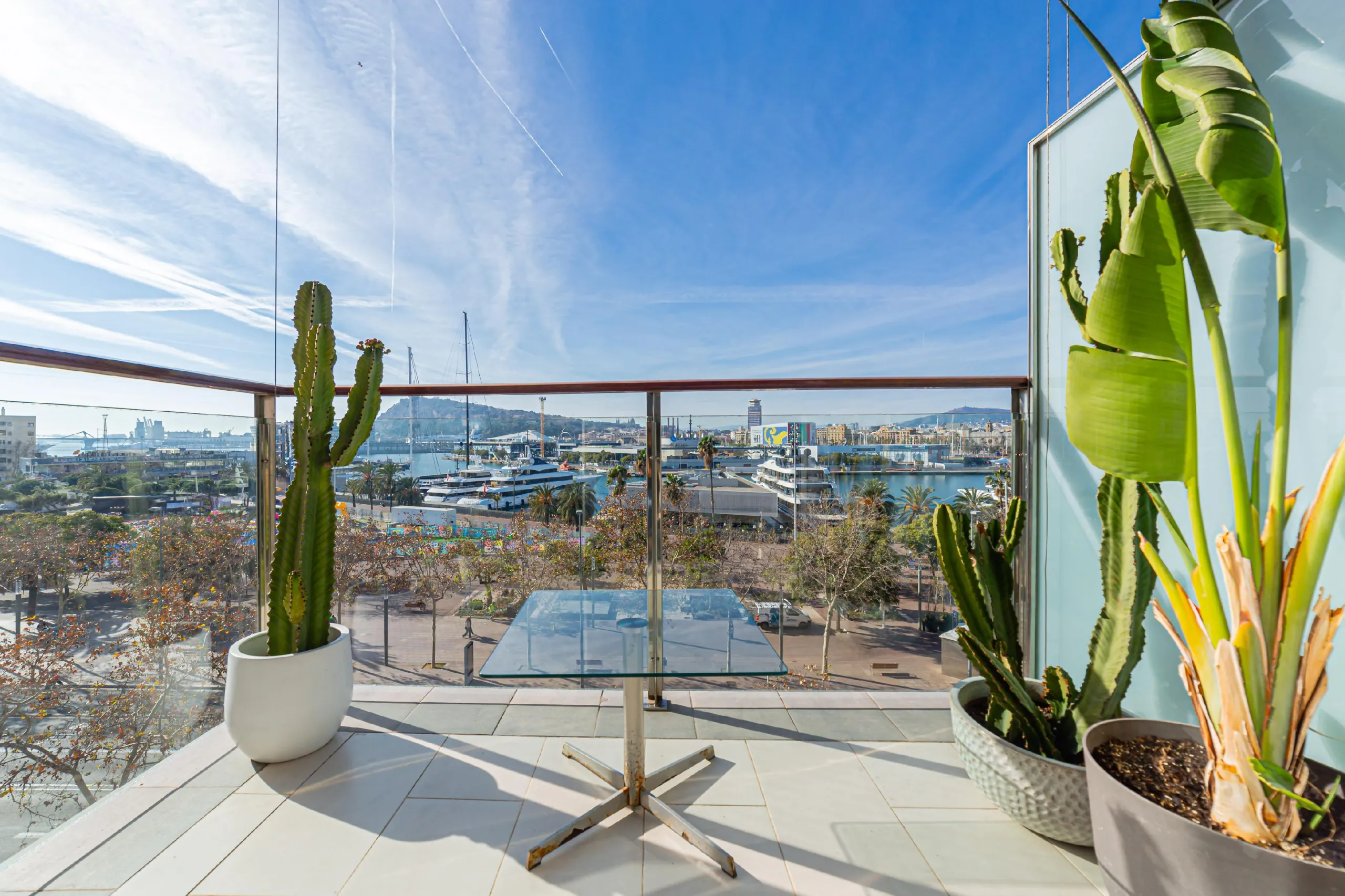 Ático con terraza y vistas al mar en Barceloneta, Barcelona