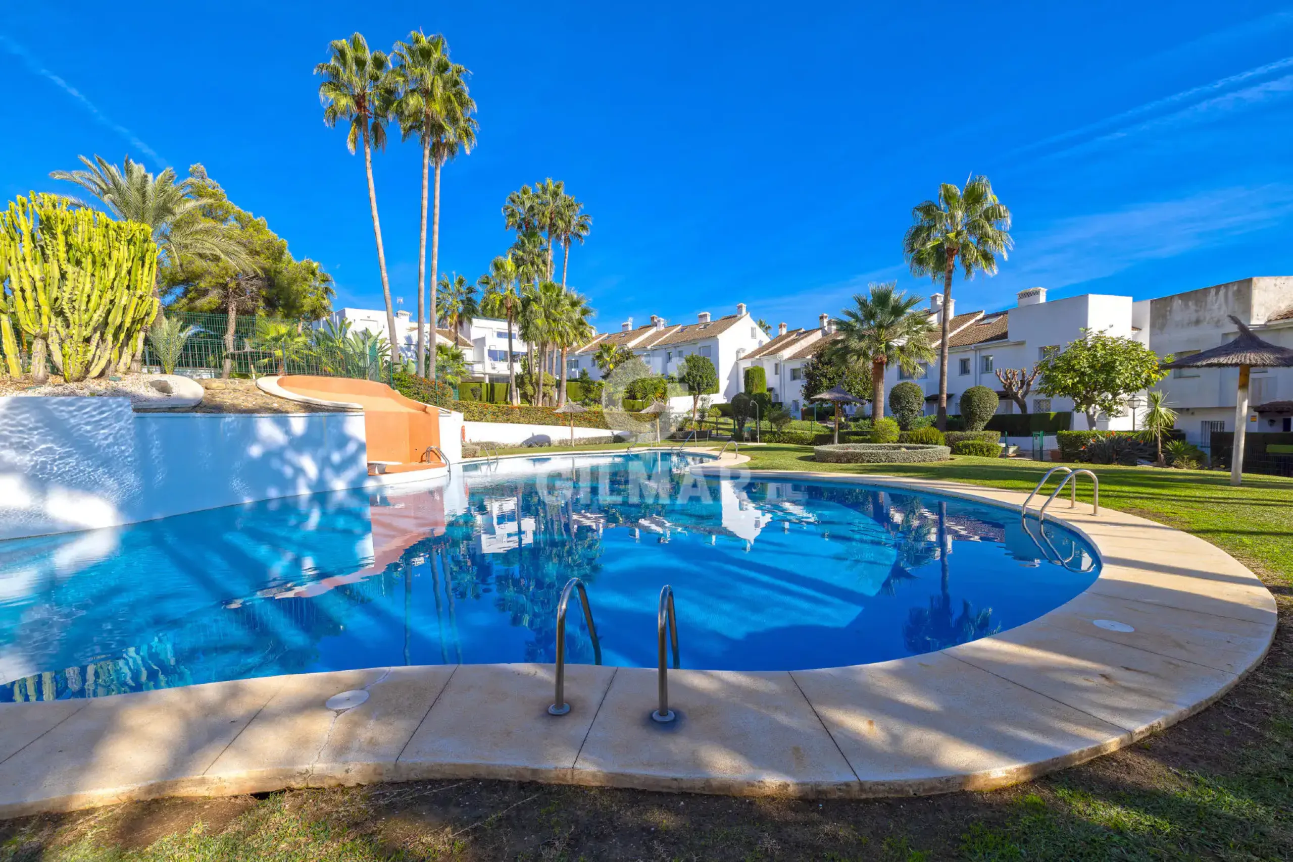Townhouse in Estepona Este - Málaga
