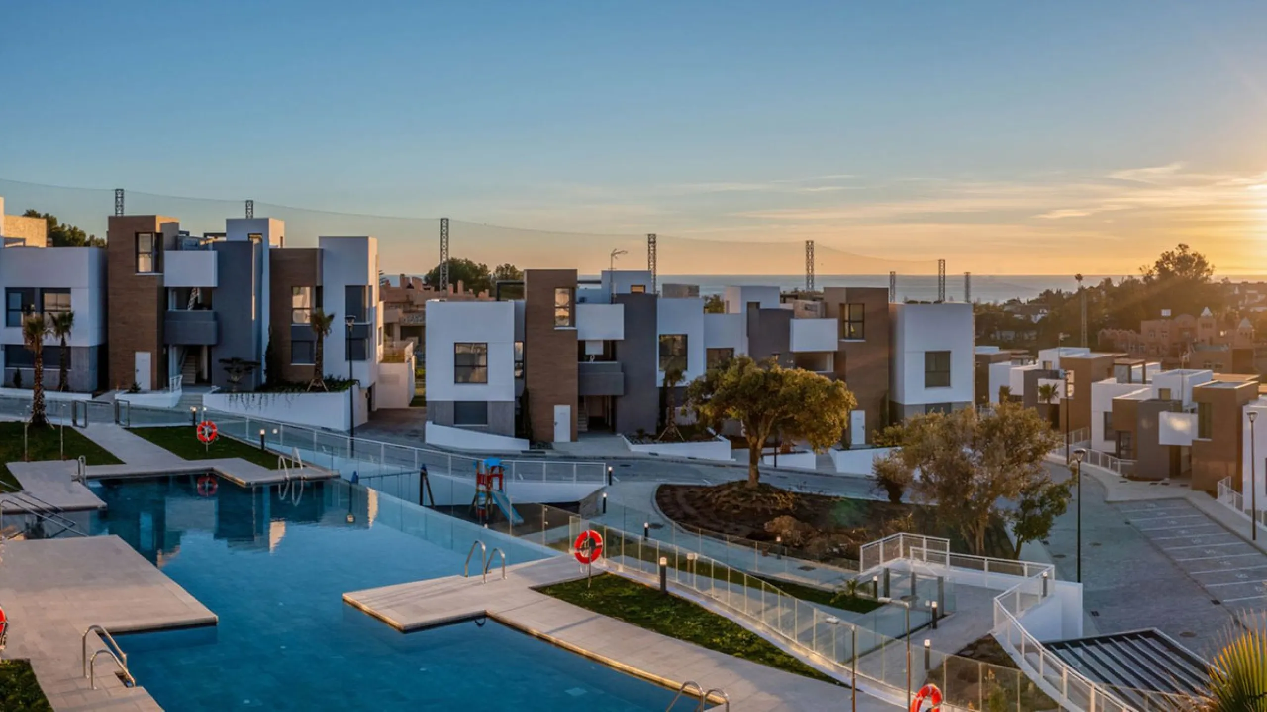 Apartment - Duplex в продаже в Marbella, Málaga. В доме 2 спален и 2 ванных комнат. Площадь дома 138 м²