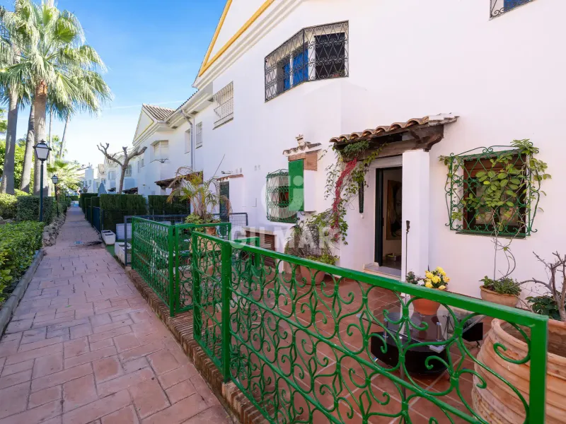 Townhouse in Estepona Este - Málaga
