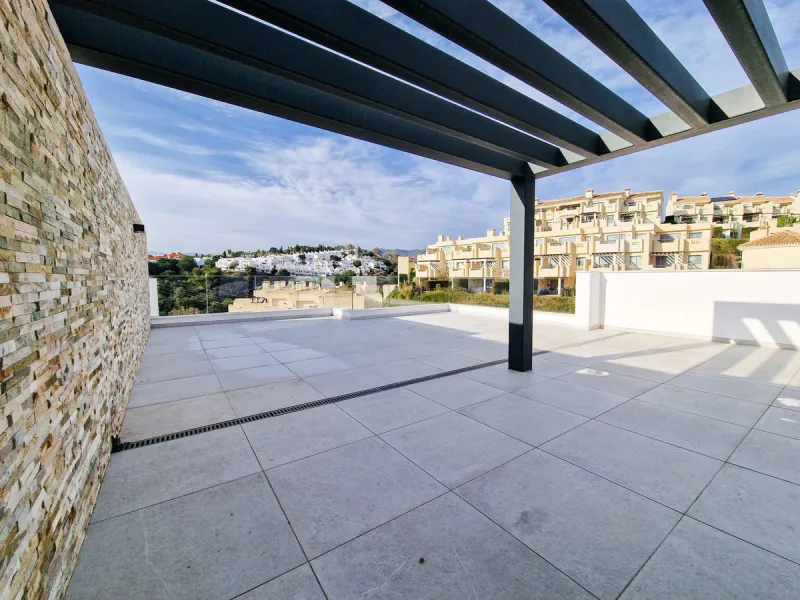 Apartment - Duplex в продаже в Marbella, Málaga. В доме 2 спален и 2 ванных комнат. Площадь дома 138 м²