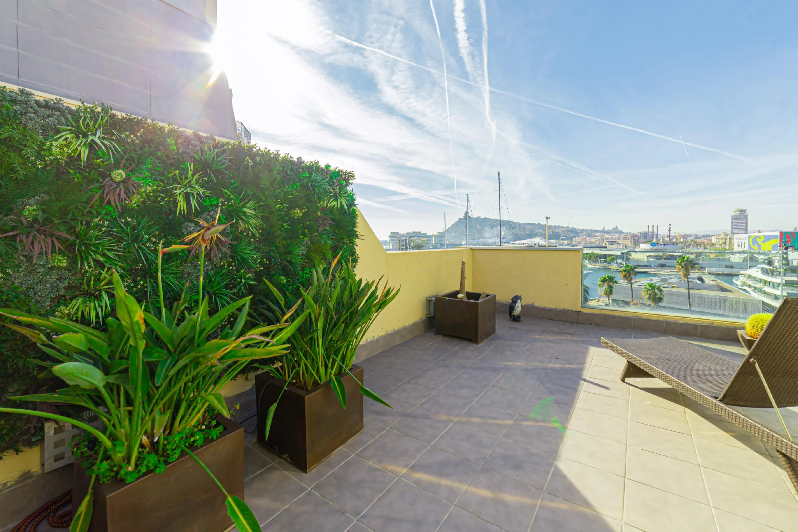 Ático con terraza y vistas al mar en Barceloneta, Barcelona