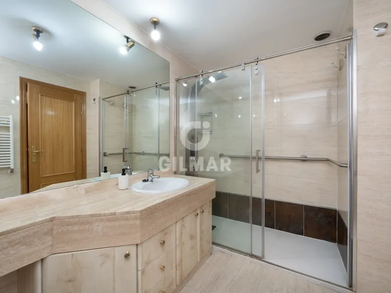 Apartment in Alameda de Osuna - Madrid