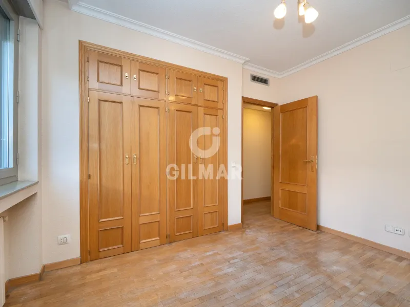 Apartment in Alameda de Osuna - Madrid