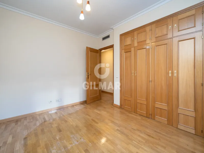 Apartment in Alameda de Osuna - Madrid
