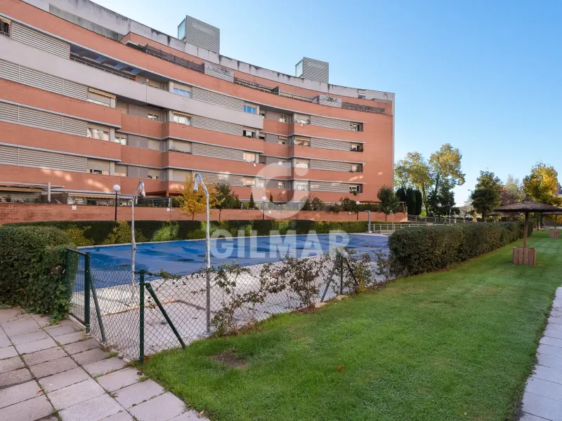 Apartment in Alameda de Osuna - Madrid