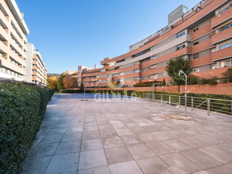 Apartment in Alameda de Osuna - Madrid