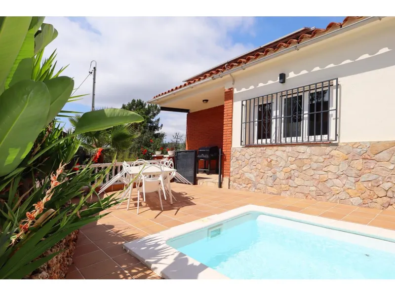 Beautiful Renovated House with Private Pool and Independent Apartments in Mont Lloret, Costa Brava