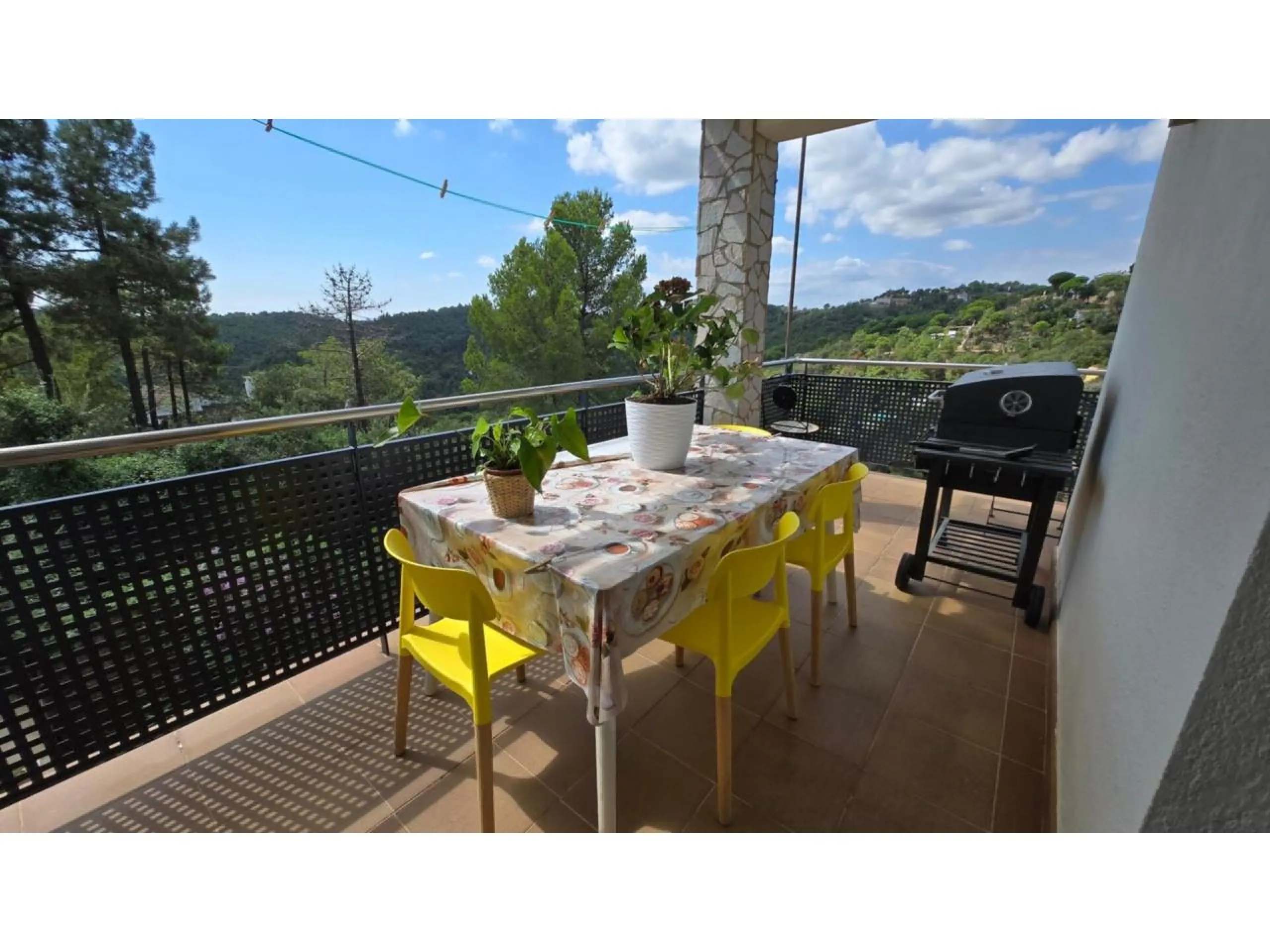Beautiful Renovated House with Private Pool and Independent Apartments in Mont Lloret, Costa Brava